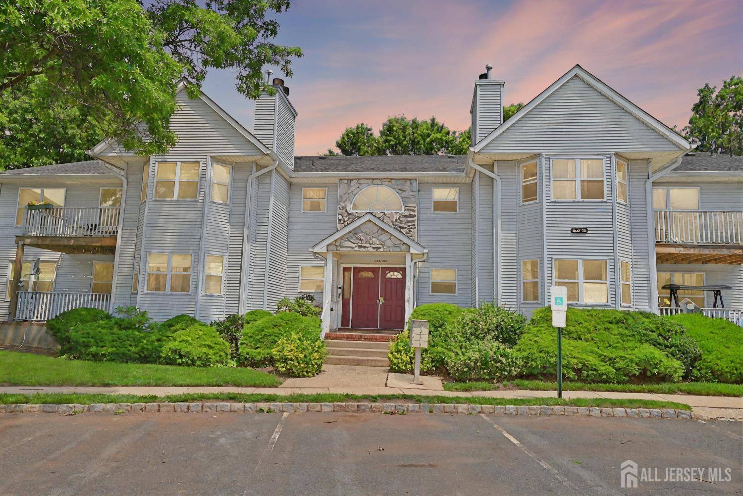 273 Dorset CT, Piscataway, NJ 08854