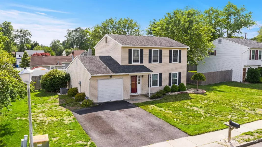 3 Mendon CT, Howell, NJ 07731