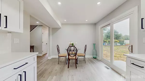 Franklin Twsp, NJ 08873,17 Tamarack RD