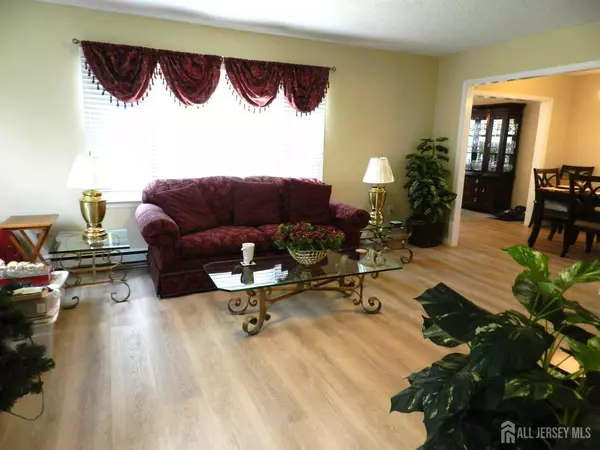 Monroe, NJ 08831,378 Old Nassau RD #C