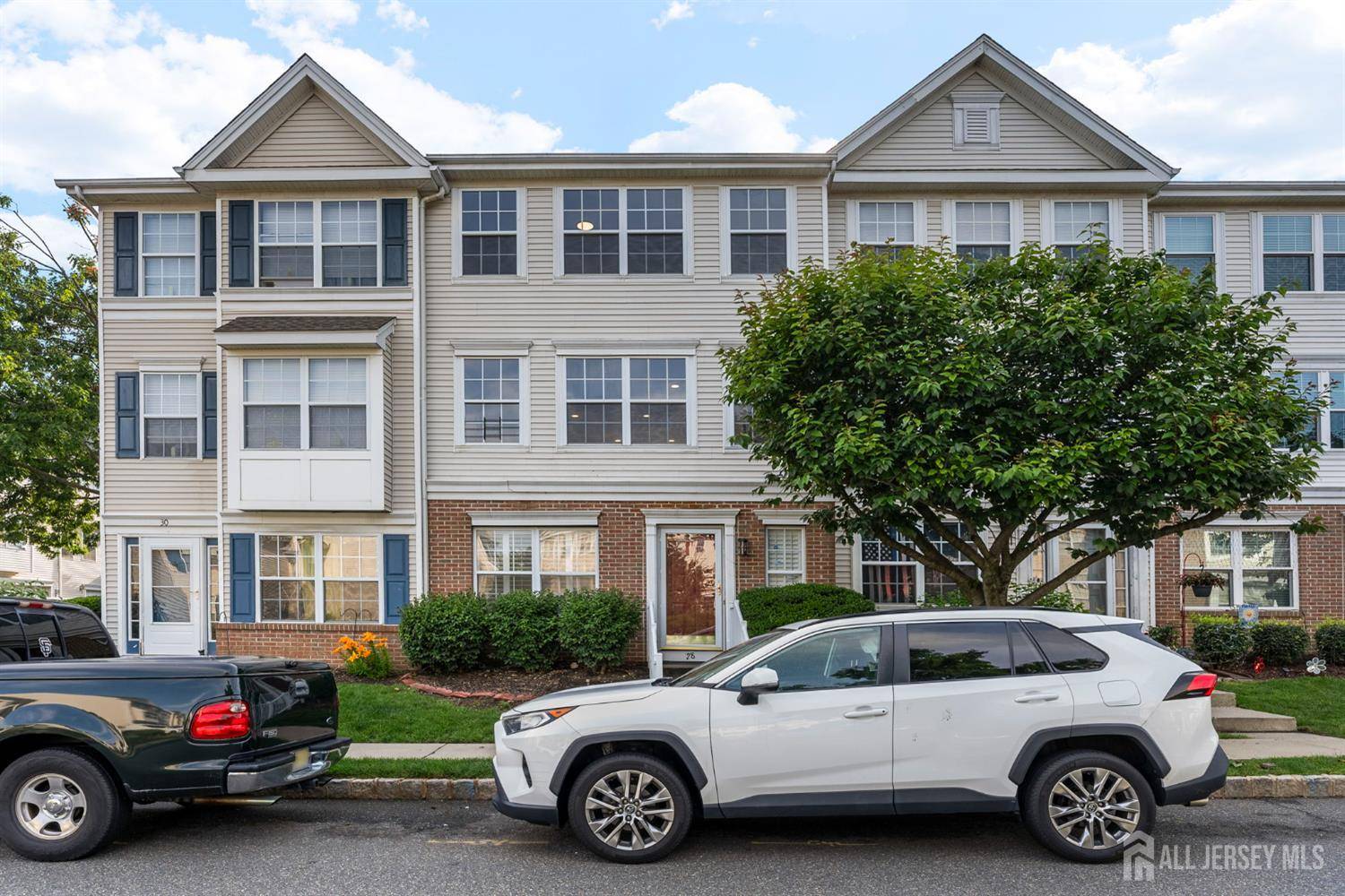 28 Giera CT, Sayreville, NJ 08859