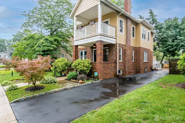 Metuchen, NJ 08840,26 Bissett PL