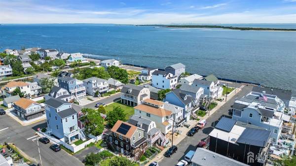 14 Seadrift AVE, Highlands, NJ 07732