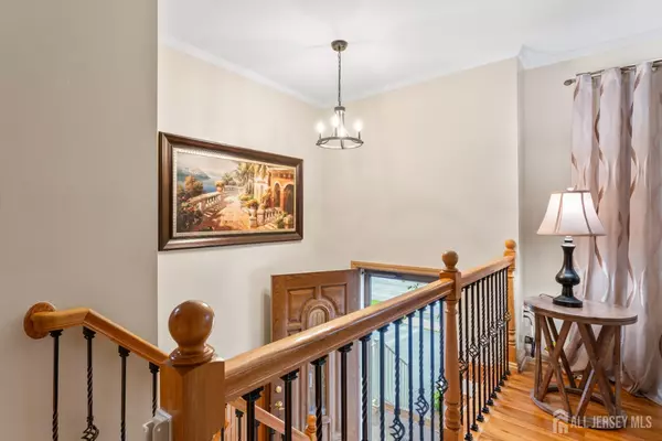44 Pleasant AVE, Iselin, NJ 08830