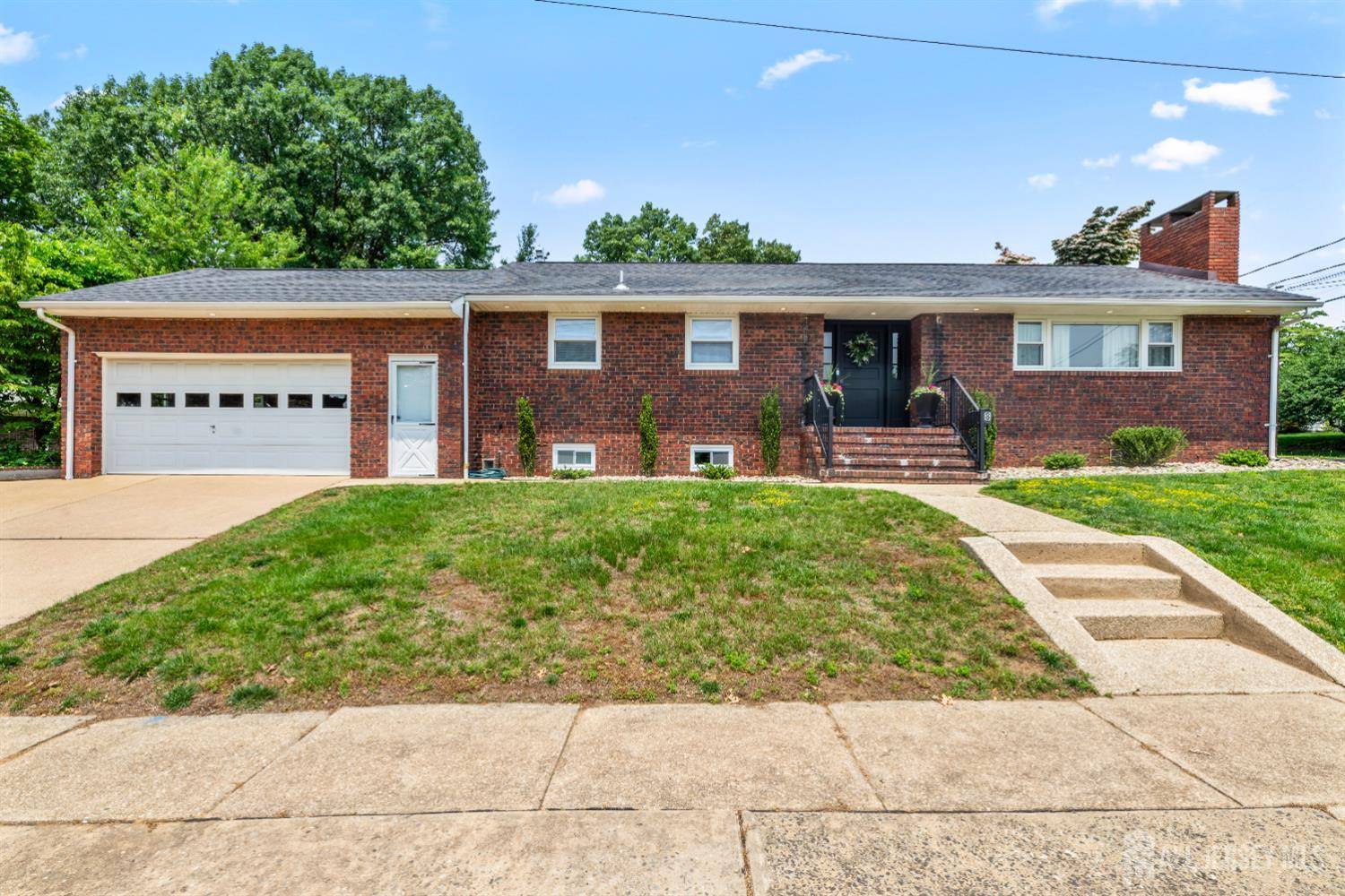 18 Charlotte ST, Sayreville, NJ 08872