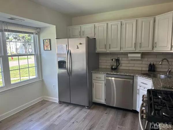 14 Albury WAY, North Brunswick, NJ 08902