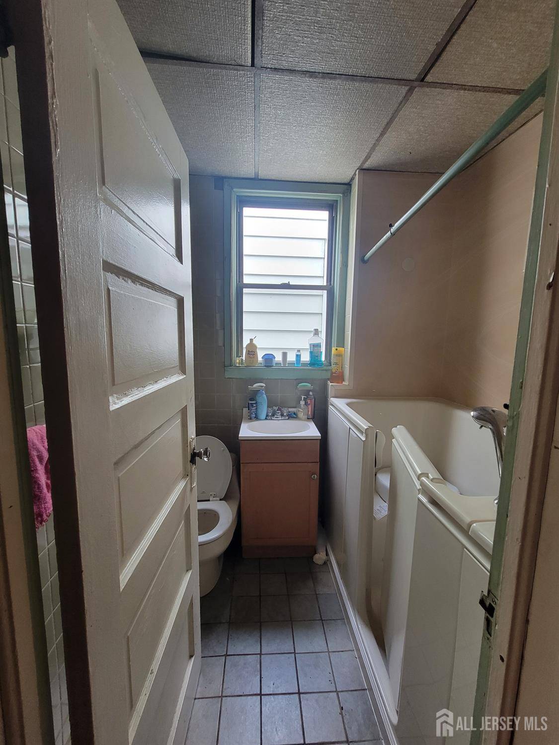 Jersey City, NJ 07305,25 Dwight ST