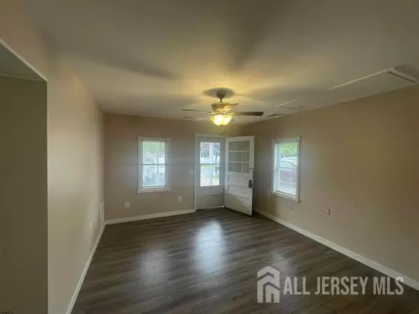 Ocean Twp, NJ 08759,26 bayberry DR