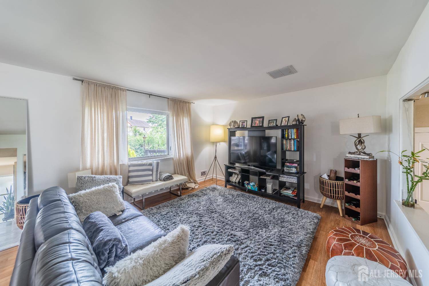 Sewaren, NJ 07077,28 Bailey PL