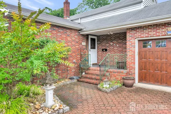 Middlesex, NJ 08846,605 Beechwood AVE