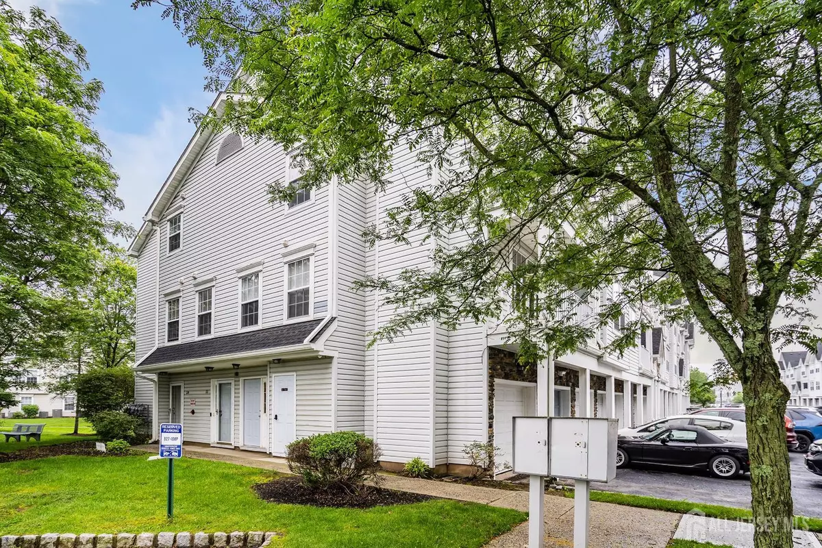 Edison, NJ 08820,116 Prestwick WAY