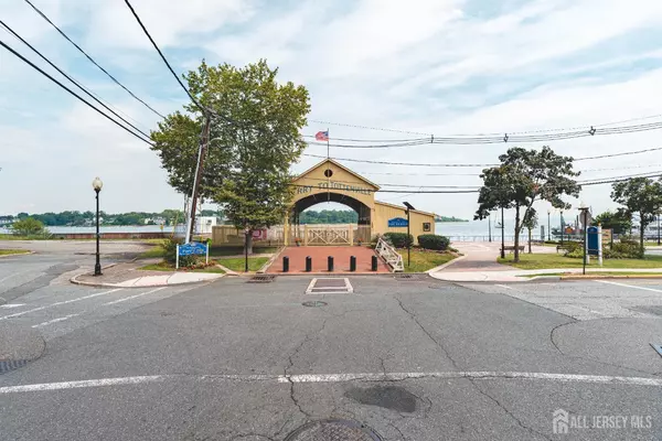 Perth Amboy, NJ 08861,318 high ST