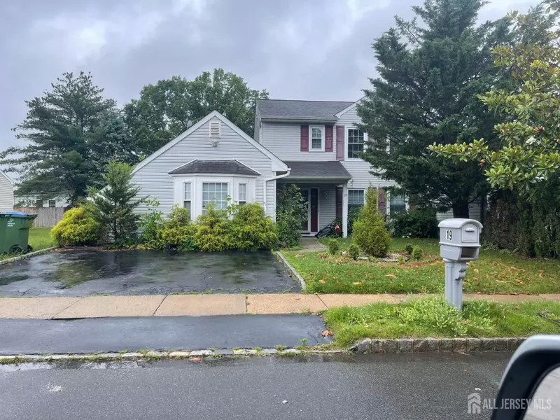 19 Woodbury RD, Edison, NJ 08820