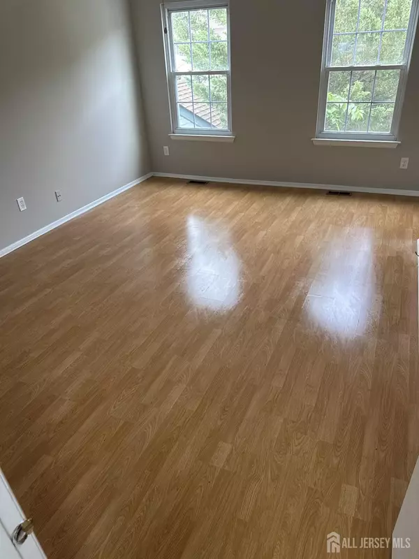 Edison, NJ 08820,19 Woodbury RD