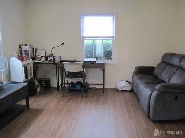 Monroe, NJ 08831,570 Westport LN #B