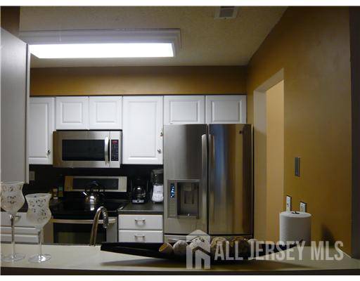 Plainsboro, NJ 08536,8201 Tamarron DR