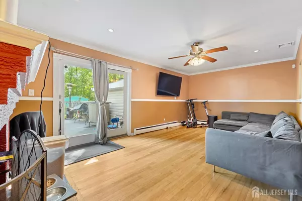 North Brunswick, NJ 08902,430 Wood AVE