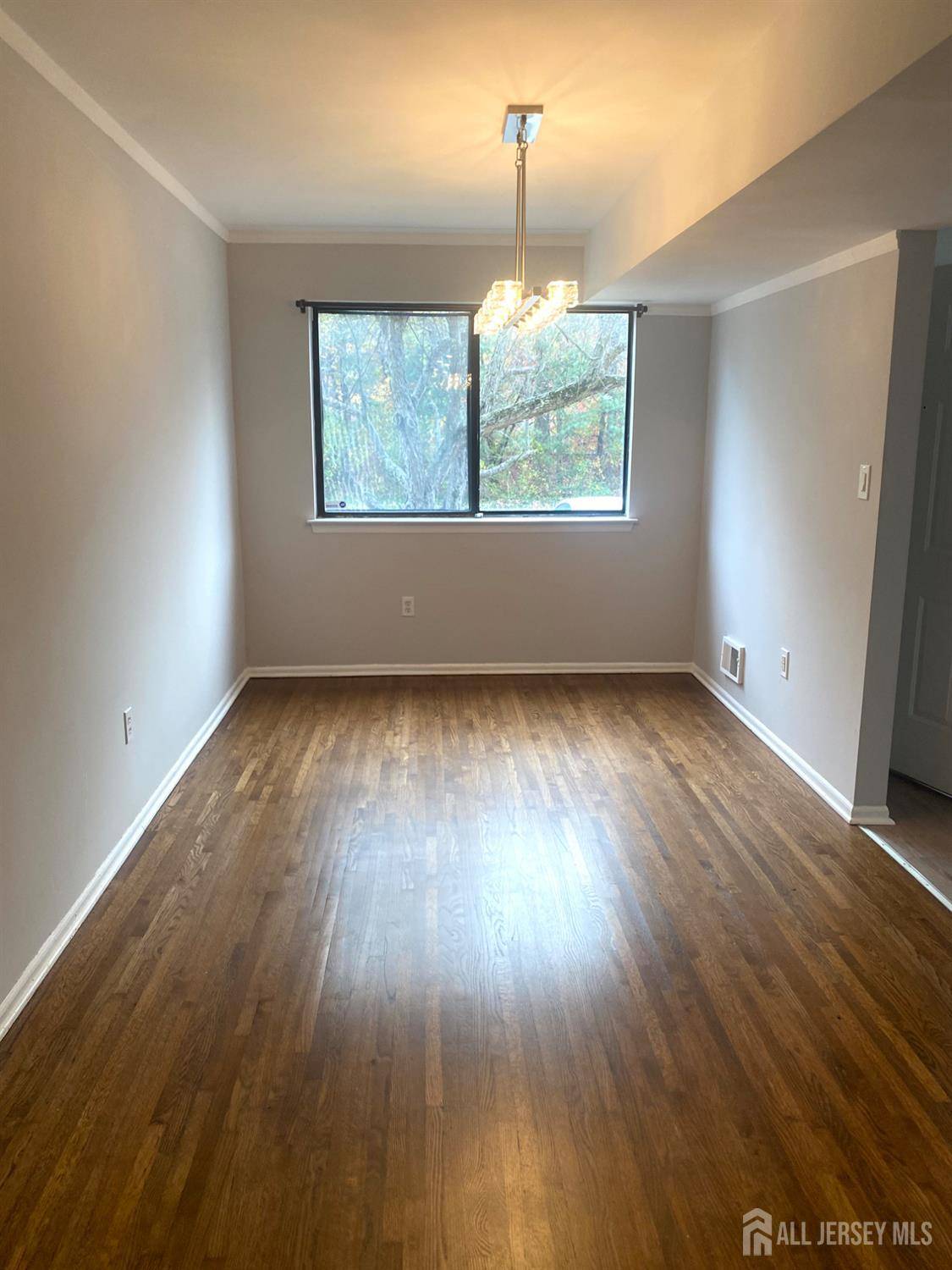 North Brunswick, NJ 08619,3713 Birchwood CT