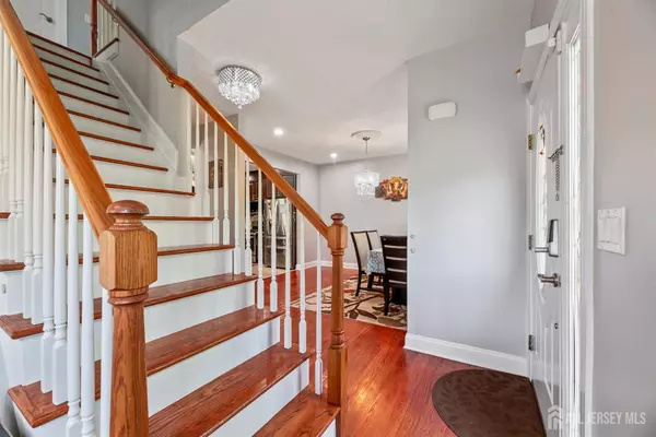 Edison, NJ 08820,32 Cinder RD #22