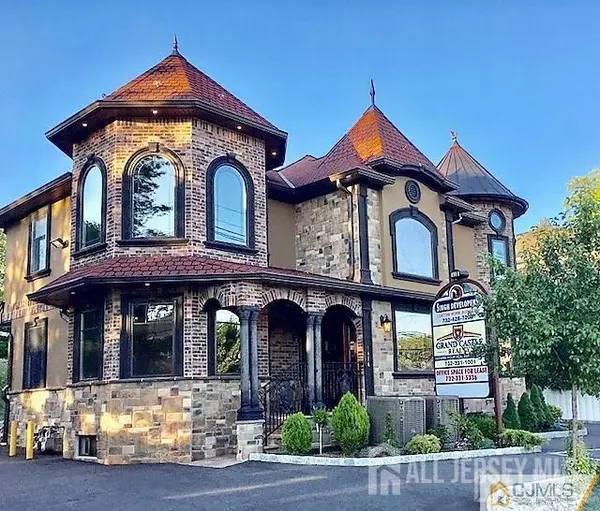 Edison, NJ 08820,1914 Oak Tree RD