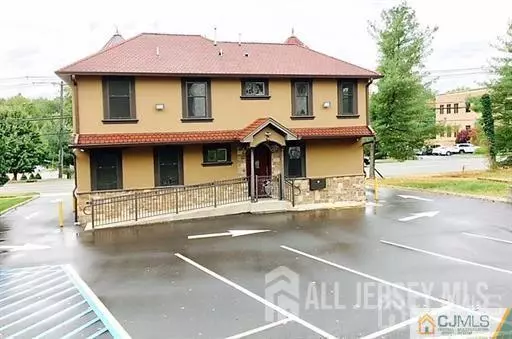 Edison, NJ 08820,1914 Oak Tree RD