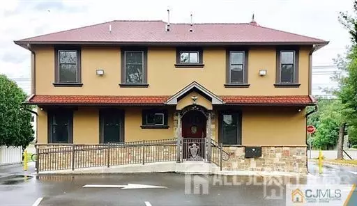 Edison, NJ 08820,1914 Oak Tree RD