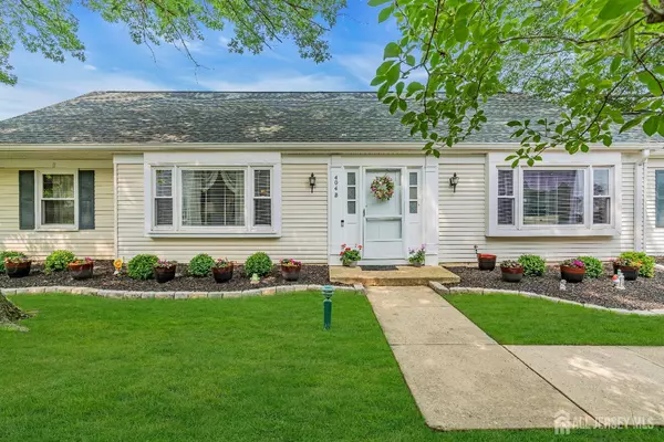 404 Newport WAY #B, Monroe, NJ 08831