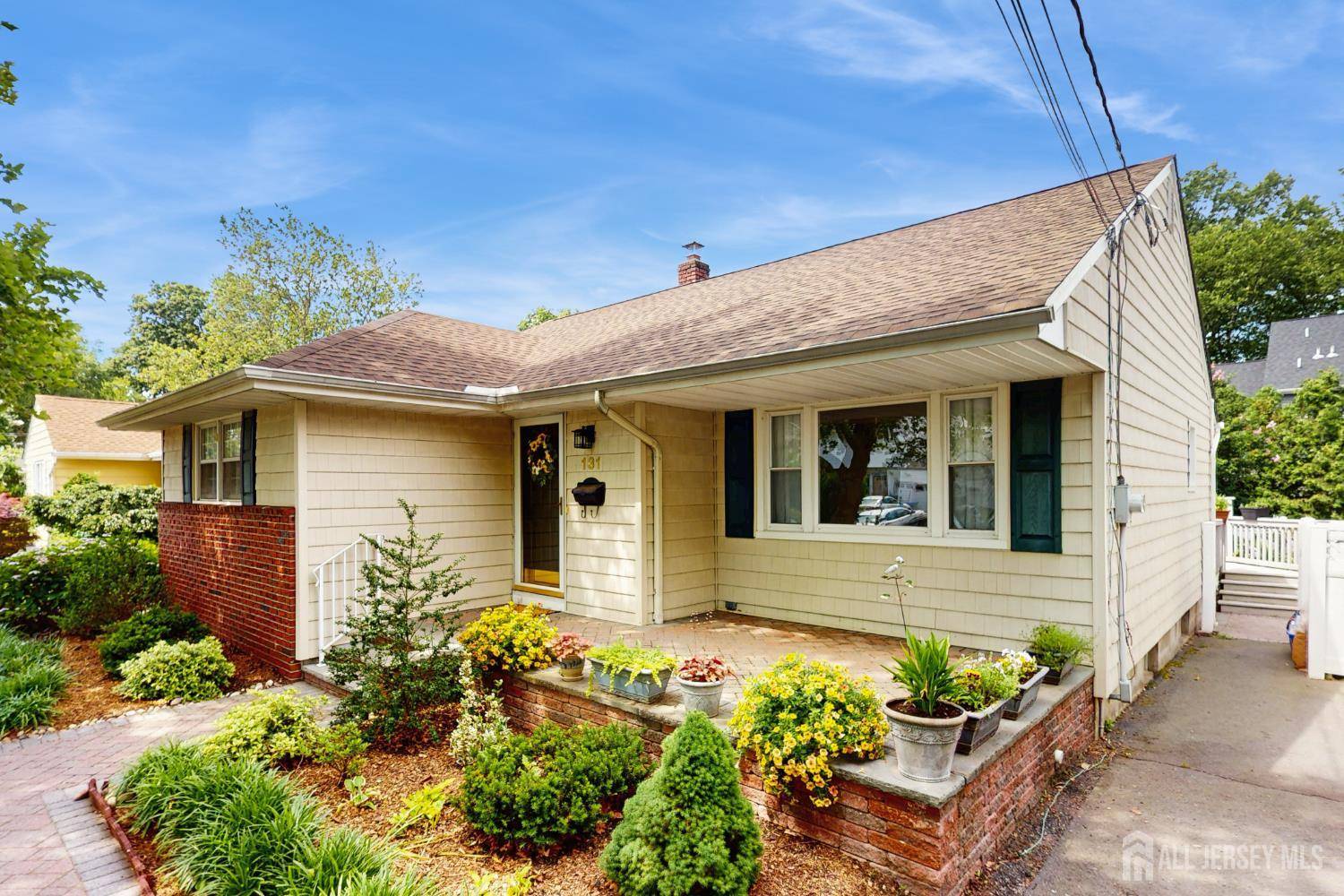 Metuchen, NJ 08840,131 Hazelwood AVE