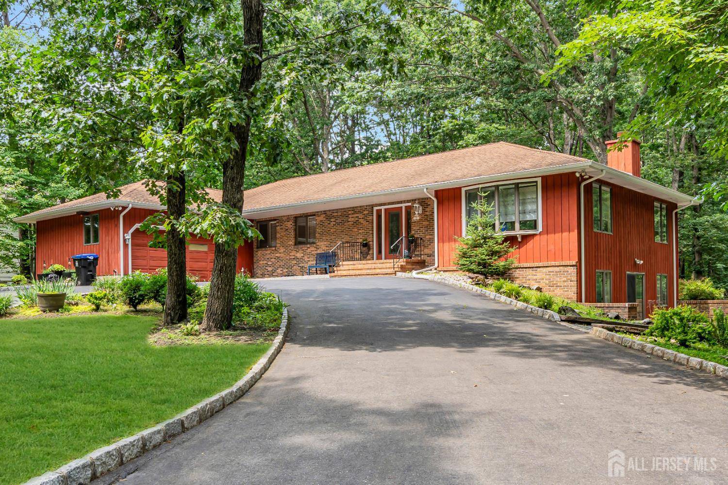 East Brunswick, NJ 08816,2 Crommelin CT