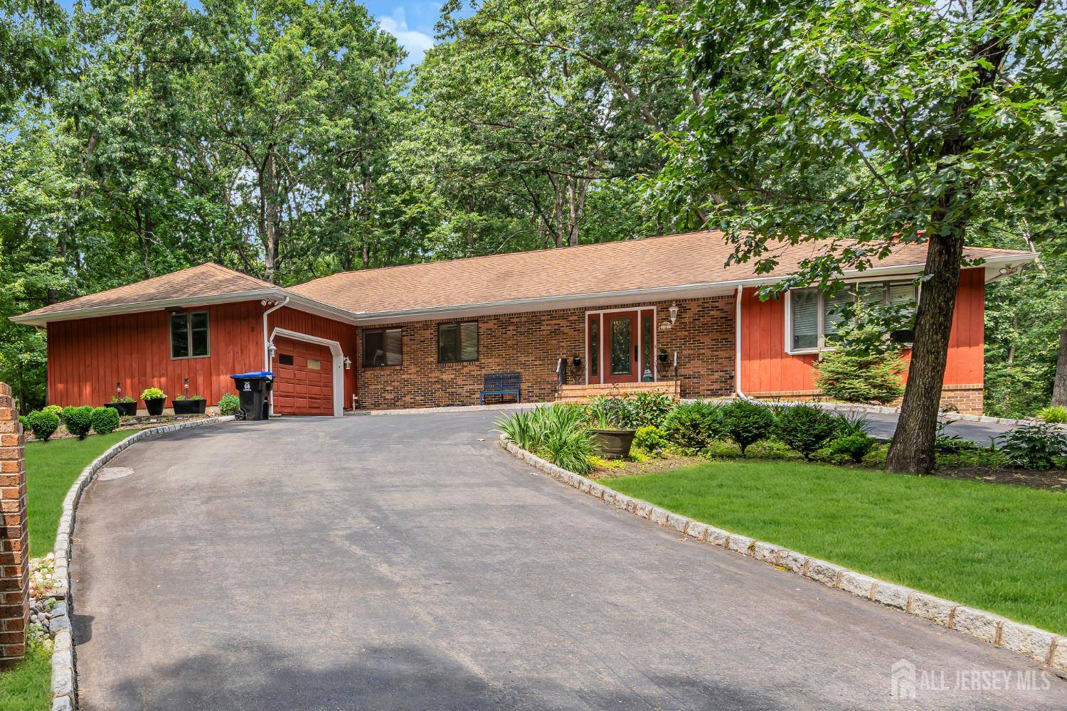 East Brunswick, NJ 08816,2 Crommelin CT