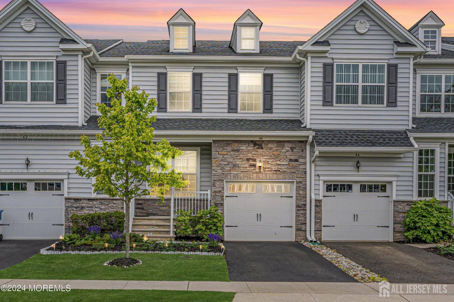 44 Begonia LN, Monroe, NJ 08831