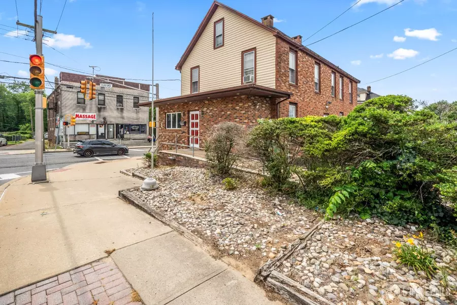 1 Main ST, Sayreville, NJ 08872