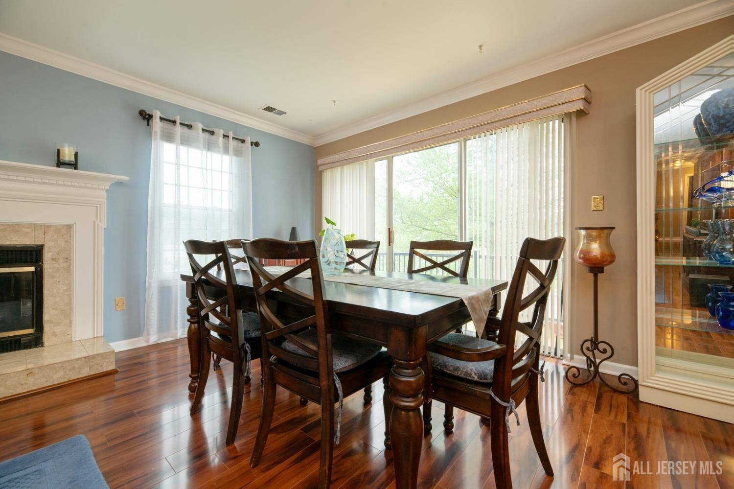 Old Bridge, NJ 08857,100 Neilly CT