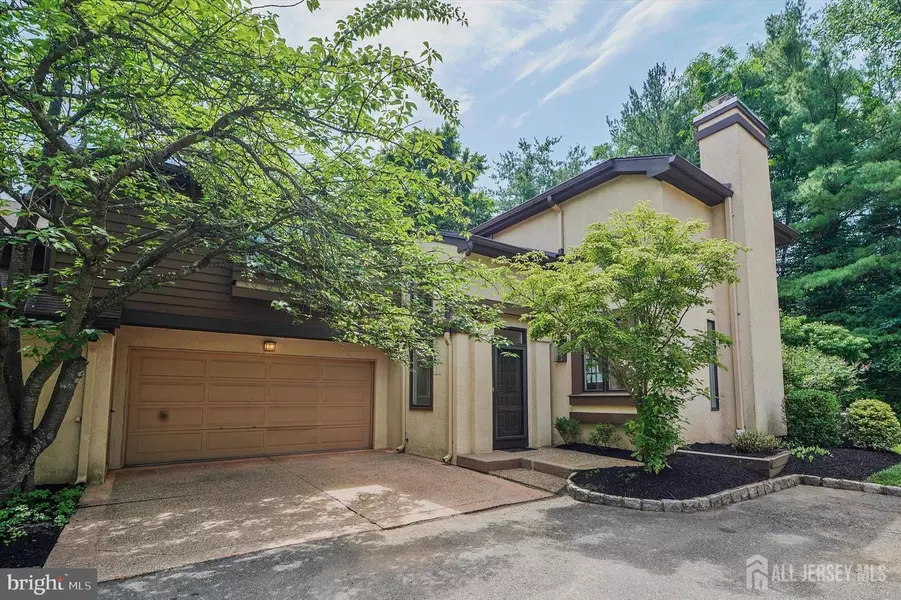 528 Sayre DR, Plainsboro, NJ 08540