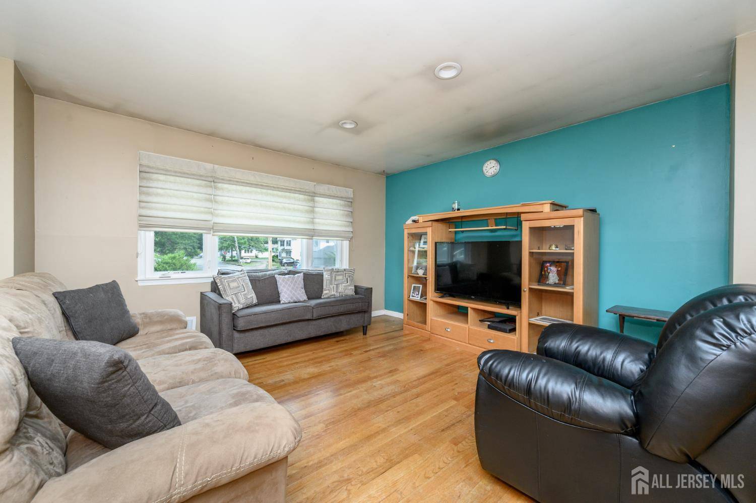 Beachwood, NJ 08722,701 Beach AVE