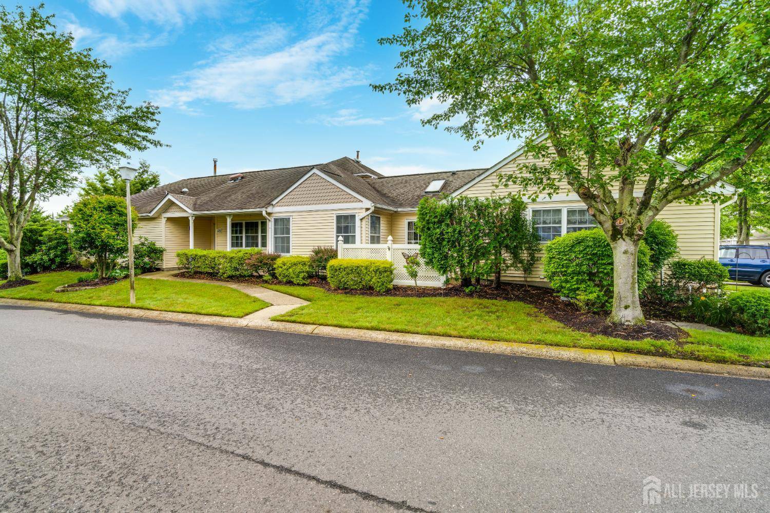 Monroe, NJ 08831,118 Tanager DR