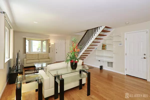 Piscataway, NJ 08854,2 Long ST