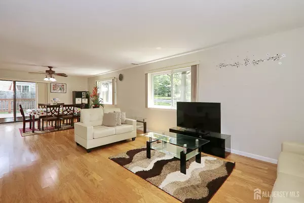 Piscataway, NJ 08854,2 Long ST