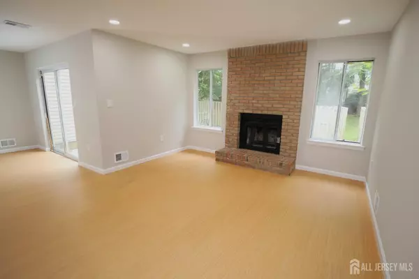 North Brunswick, NJ 08902,117 Nathan DR