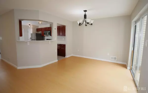 North Brunswick, NJ 08902,117 Nathan DR