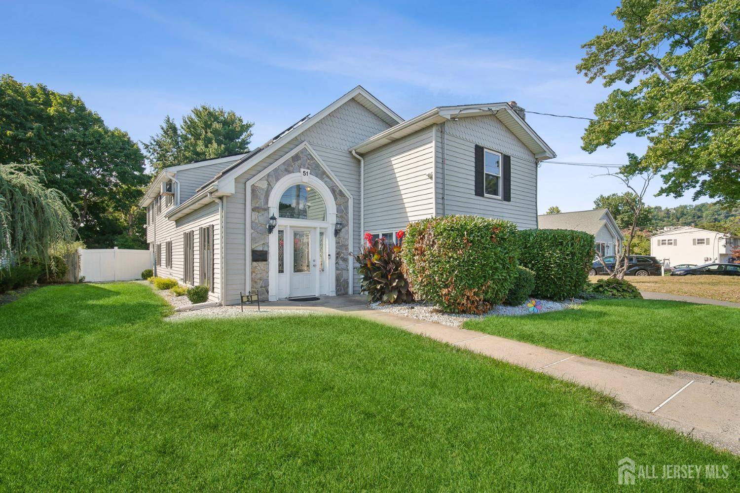 51 Greenbrook RD, Middlesex, NJ 08846