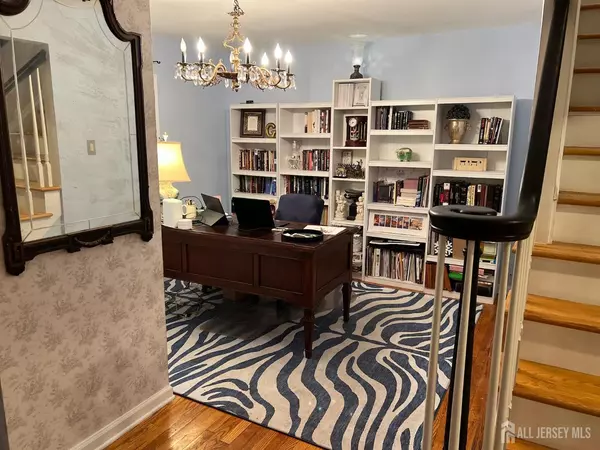 Rahway, NJ 07065,520 Albermarle ST