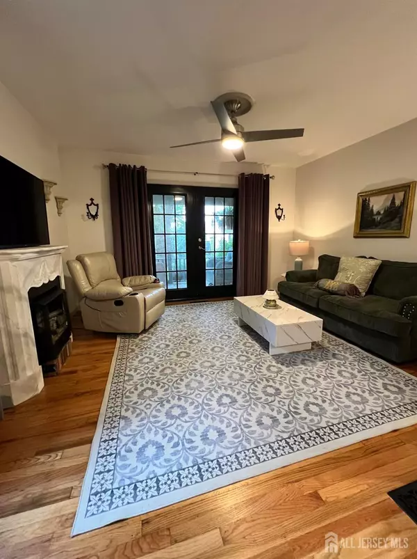 Rahway, NJ 07065,520 Albermarle ST