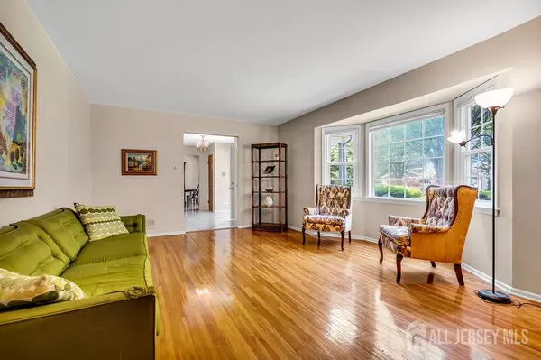 East Brunswick, NJ 08816,27 Appleby LN