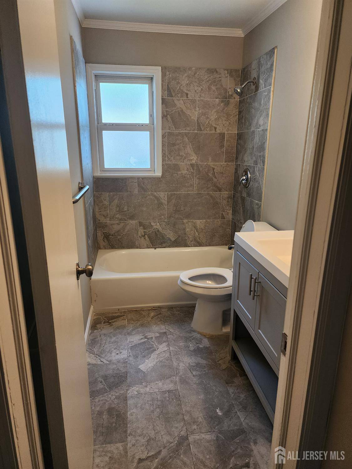 Edison, NJ 08817,70 Schuyler DR