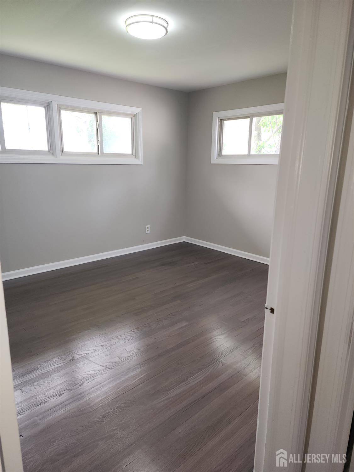 Edison, NJ 08817,70 Schuyler DR