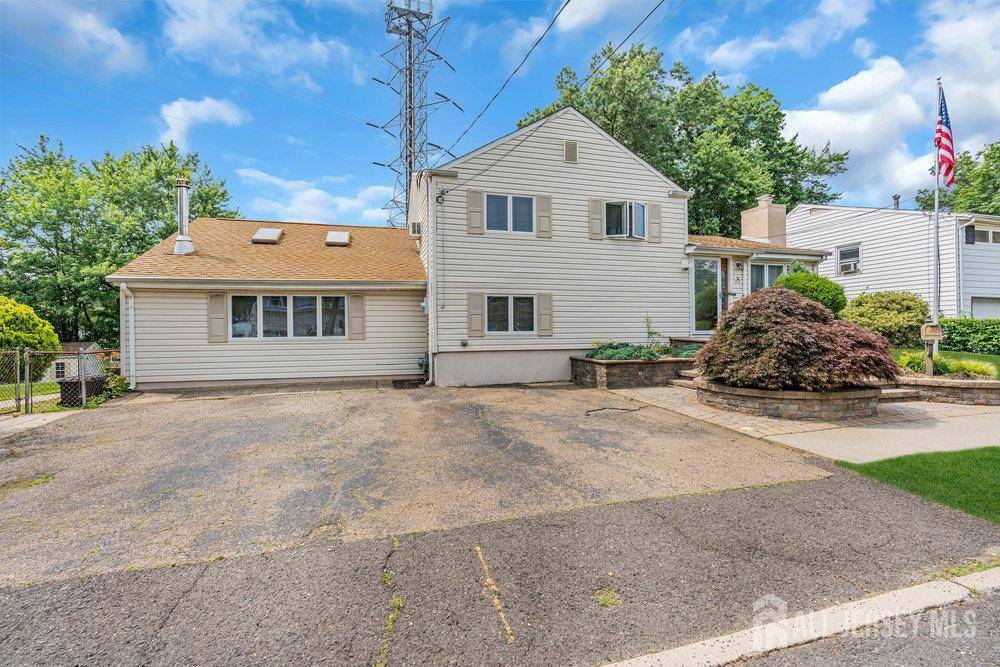 Sayreville, NJ 08859,35 Albert DR
