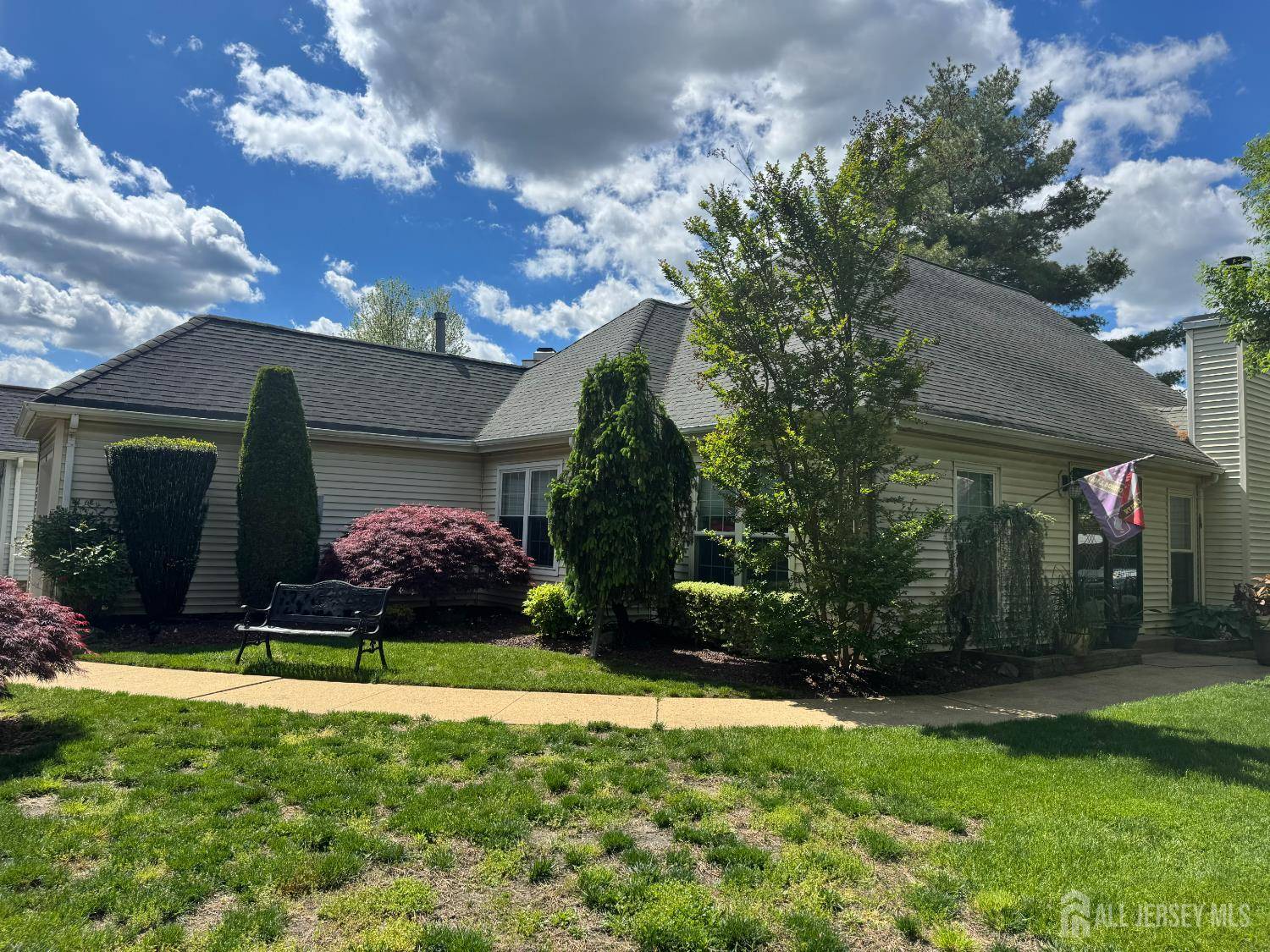13 Jasmine LN, Freehold, NJ 07728