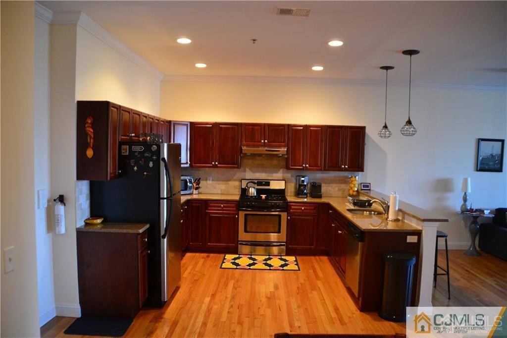 Perth Amboy, NJ 08861,547 547 Sayre Ave AVE #202