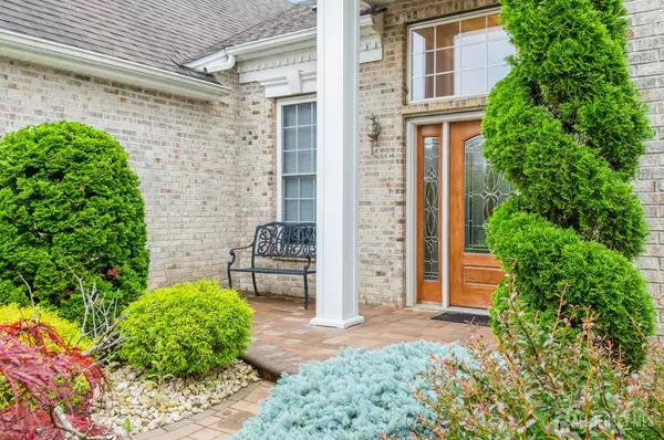 Monroe, NJ 08831,4 Long Cove DR